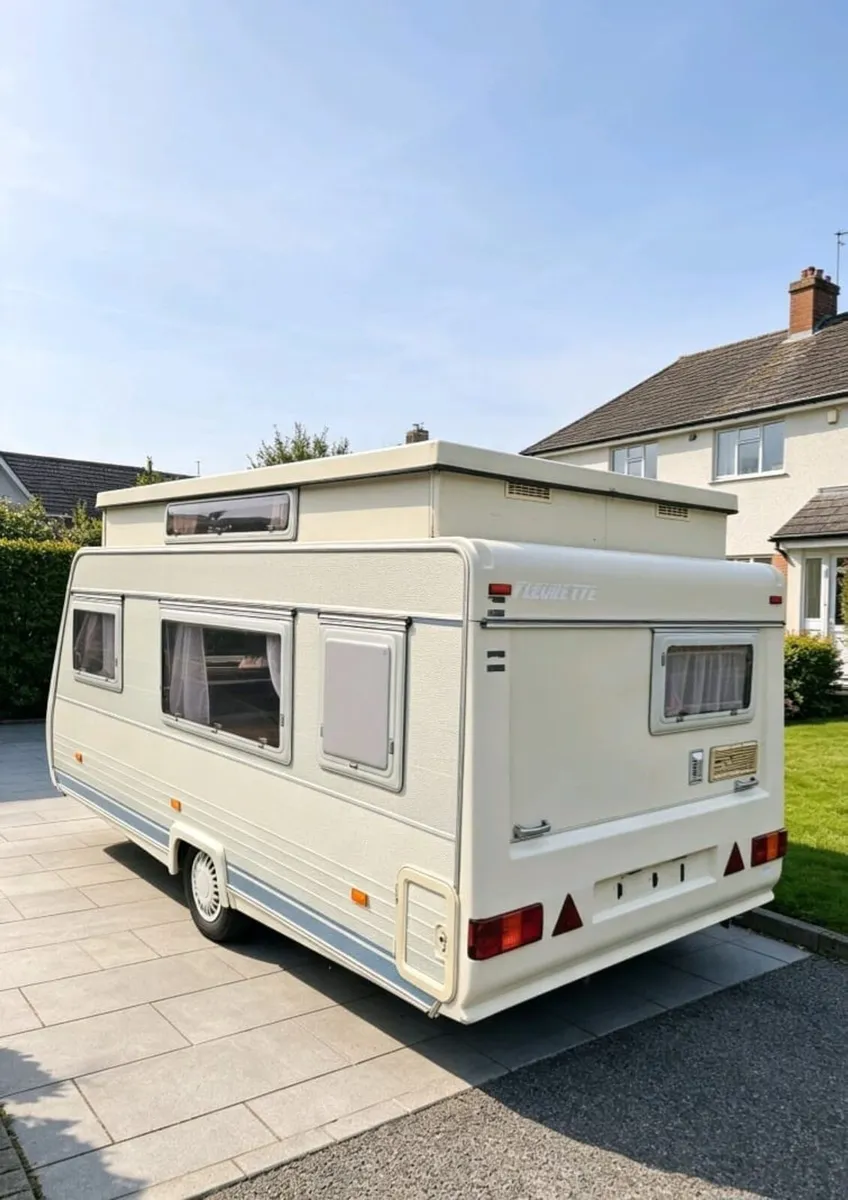 Lightweight touring caravan - Image 2