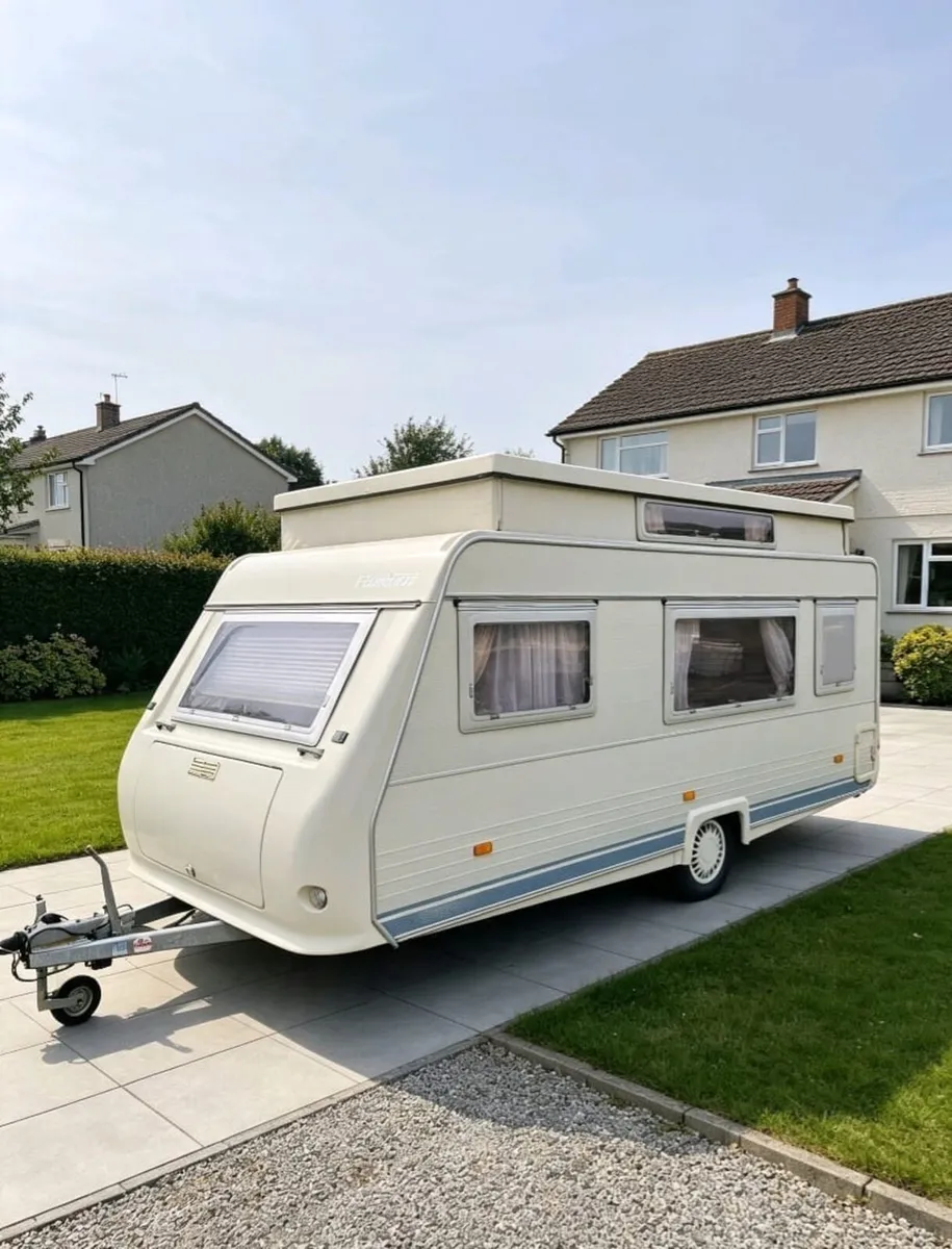 Lightweight touring caravan - Image 3