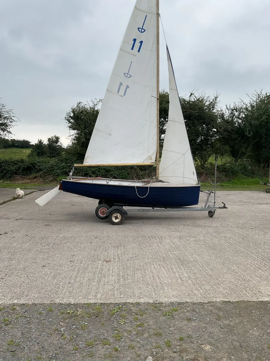 Sailing dingy - Image 1