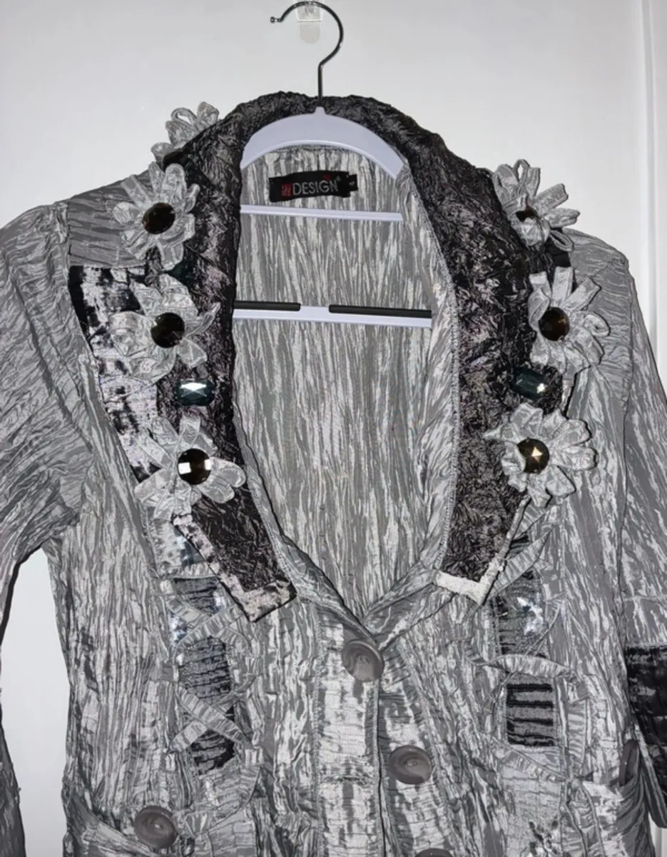 Vintage boutique designer grey blouse brown Thomas - Image 4