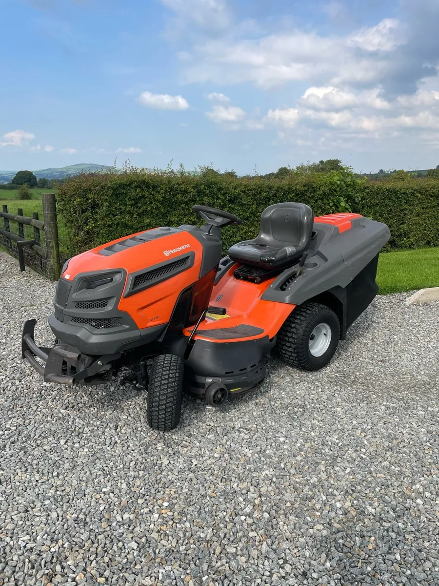 Husqvarna TC338 lawnmower - Image 1
