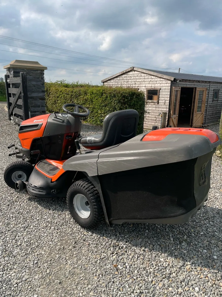 Husqvarna TC338 lawnmower - Image 2