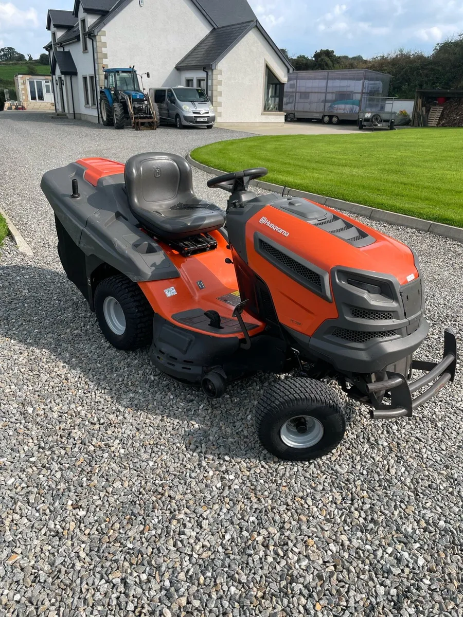 Husqvarna TC338 lawnmower - Image 4