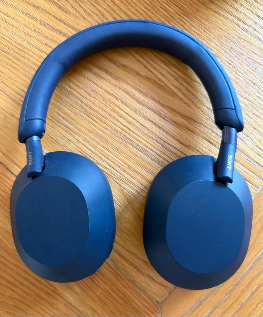 Sony XM5 Headphones - Image 1