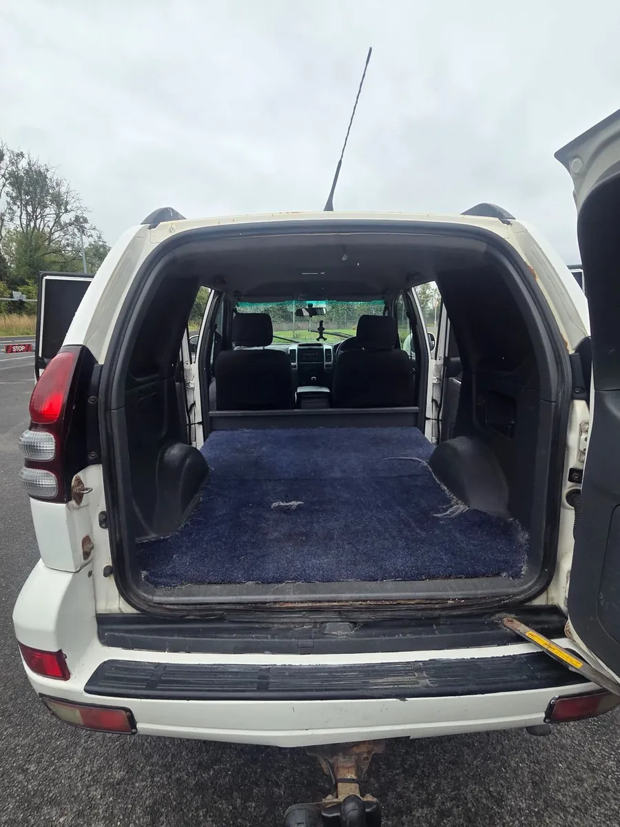 Toyota Land Cruiser 2005 LWB - Image 3