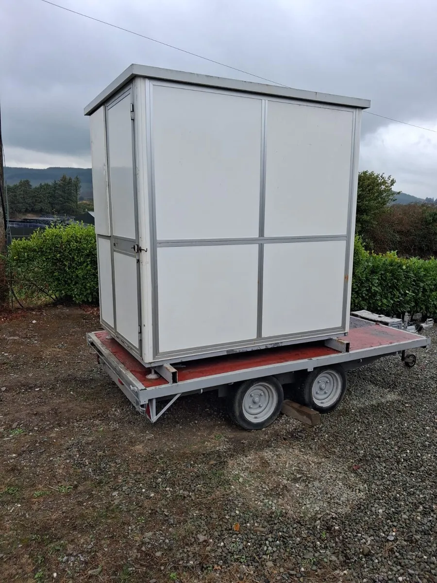 Bateson flat trailer & Utilities  Cabin - Image 2