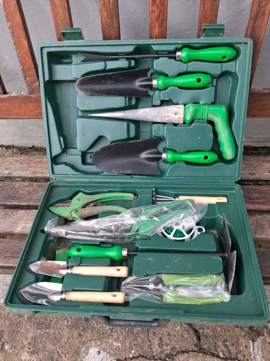 14. Piece vintage garden tools set - Image 1