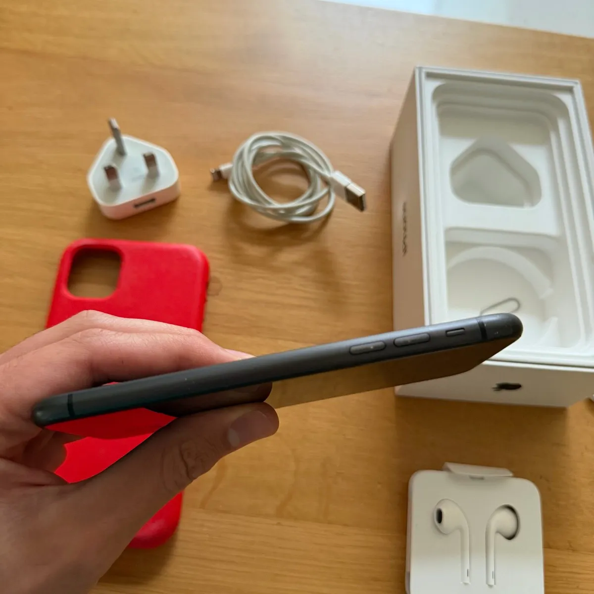 iPhone 11 - Space Grey - 128GB - Image 4