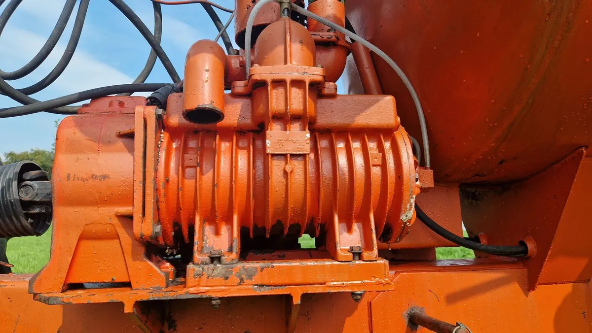 Slurry tanker - Image 4