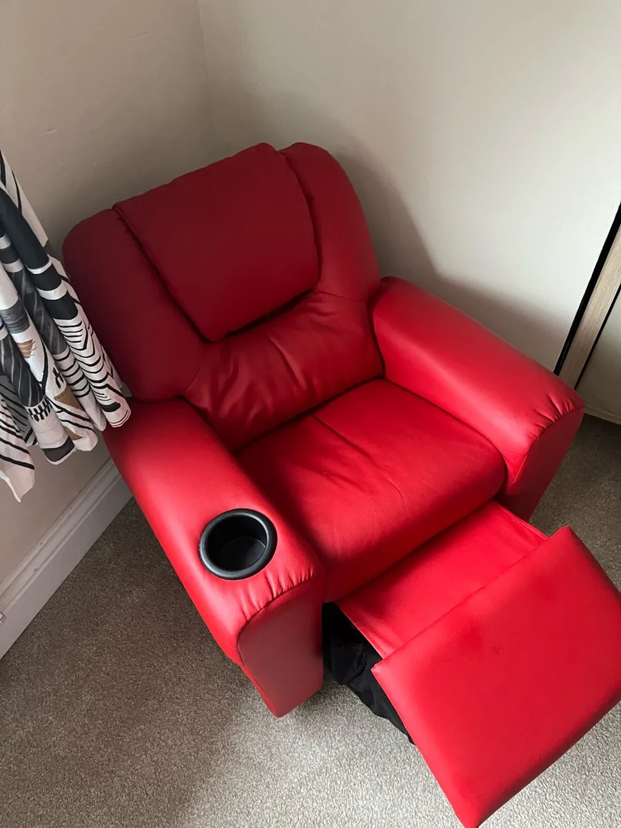 kids chairs - Image 1