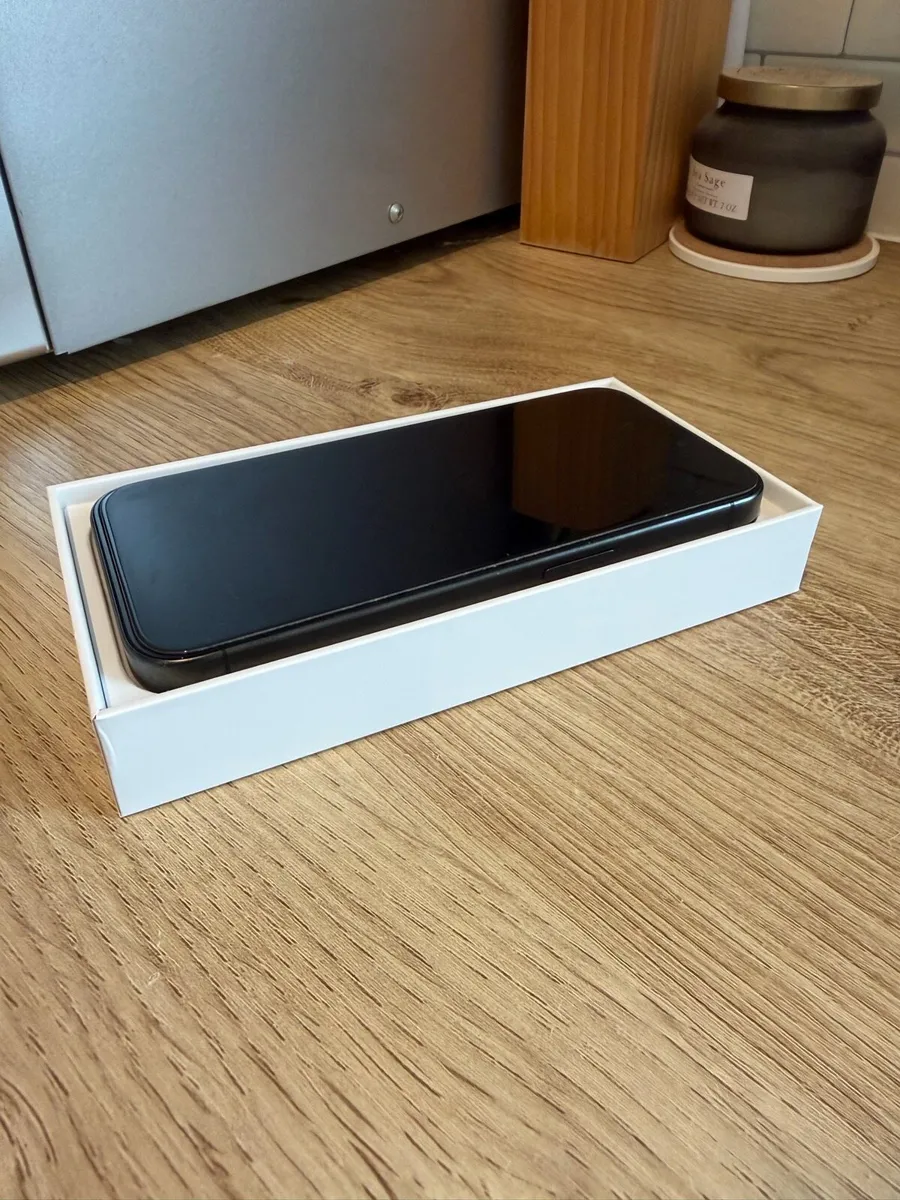 iPhone 15 pro unlocked - Image 3