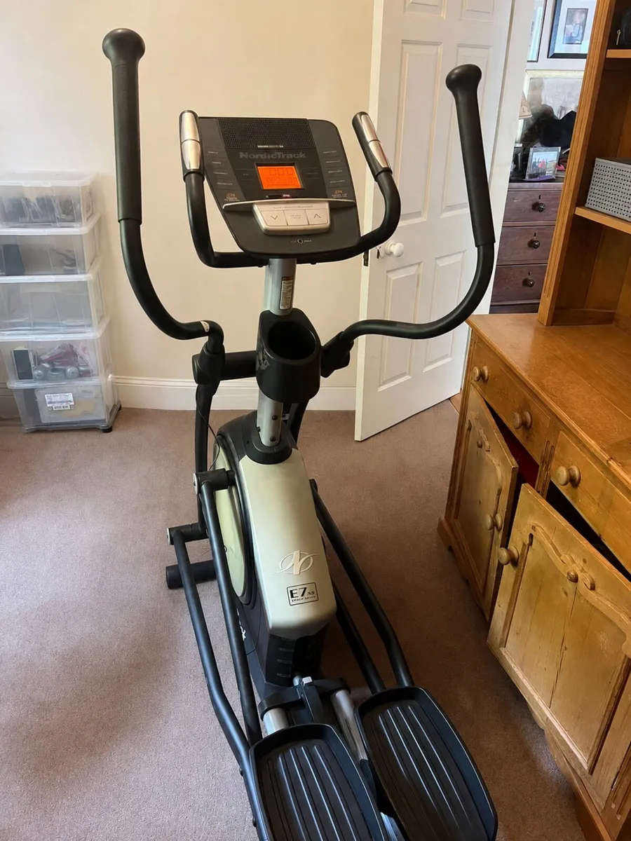 NordicTrack E7SV elliptical cross trainer - Image 1
