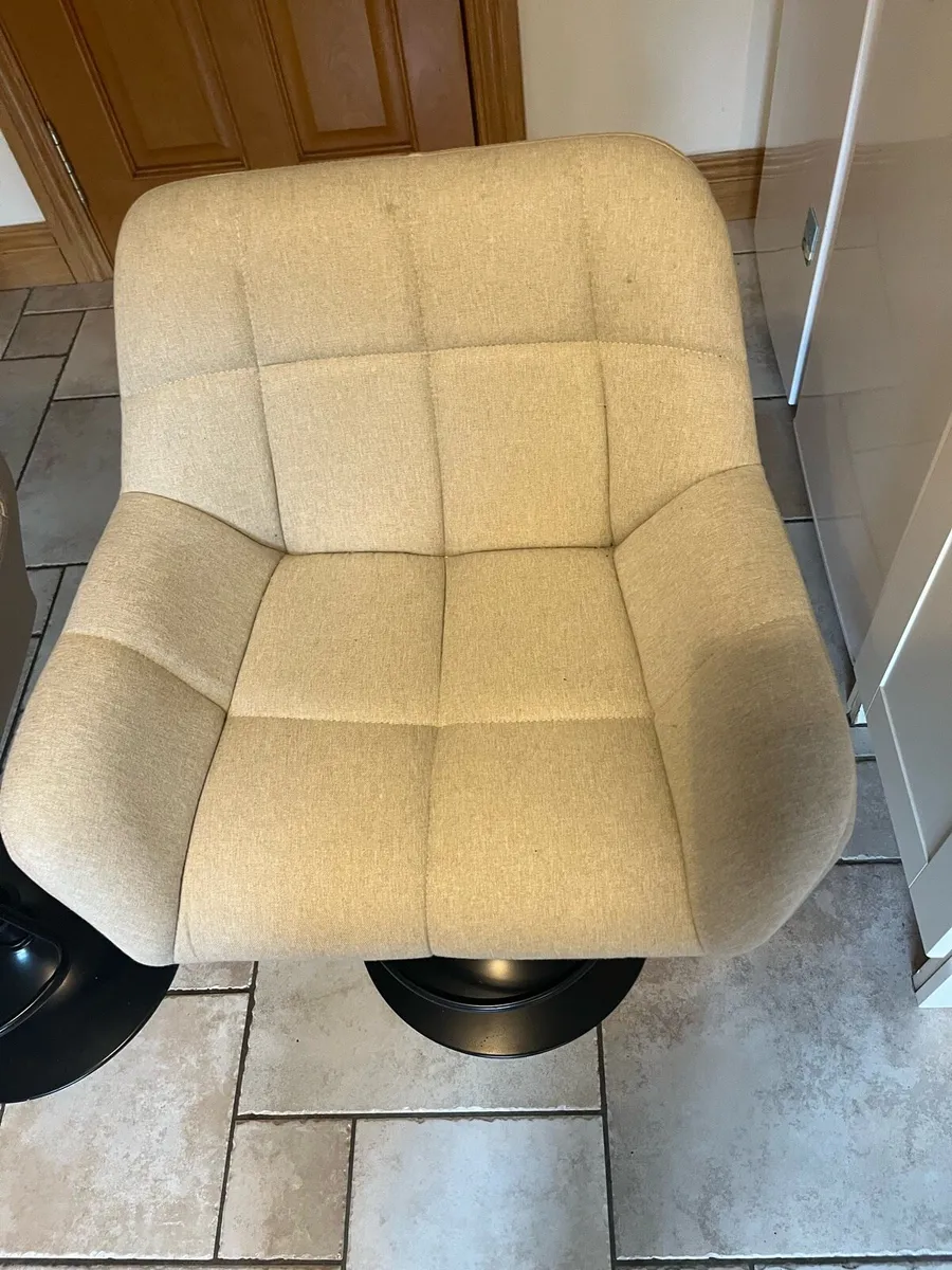 Kitchen swivel bar stools x2 - Image 2