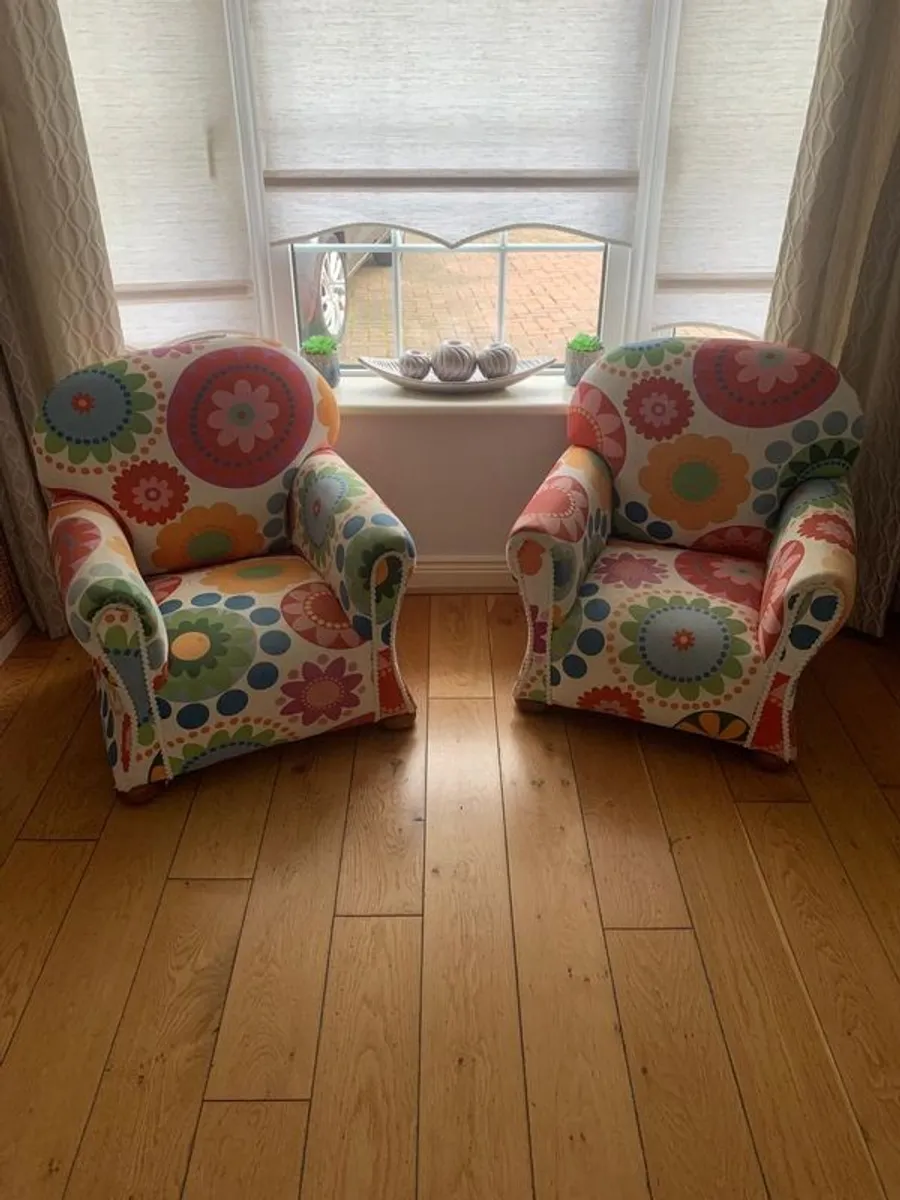 Kids chairs - Image 1