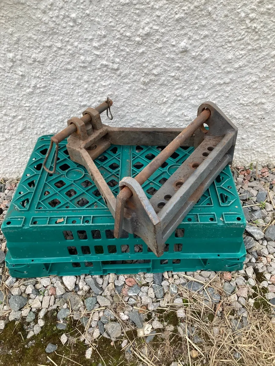 Massey Ferguson drawbar assembley - Image 3