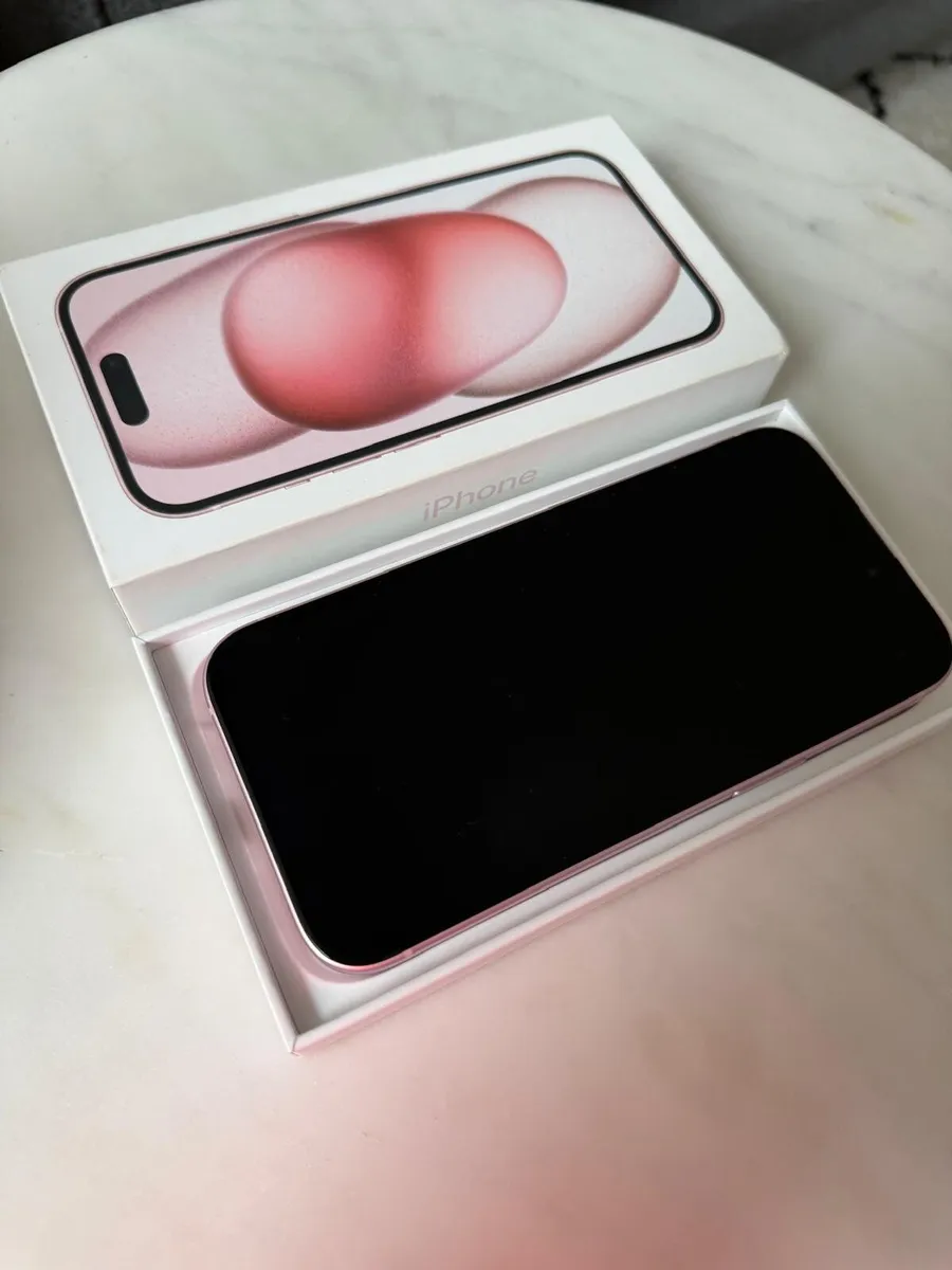 iPhone 15 - Image 2