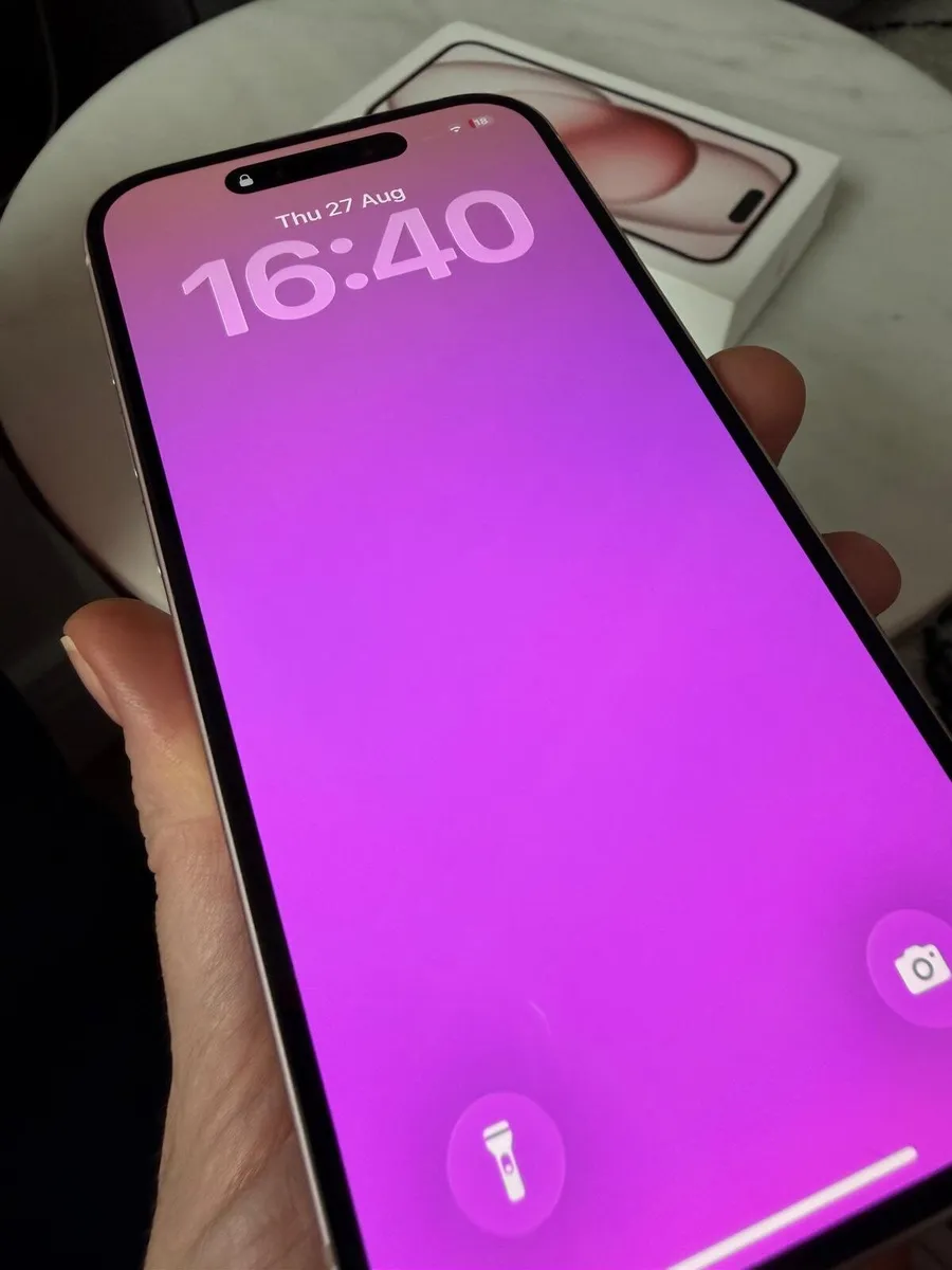 iPhone 15 - Image 3