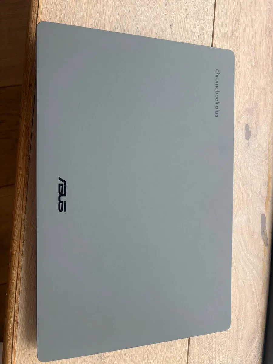 ASUS Chromebook Plus laptop - Image 3