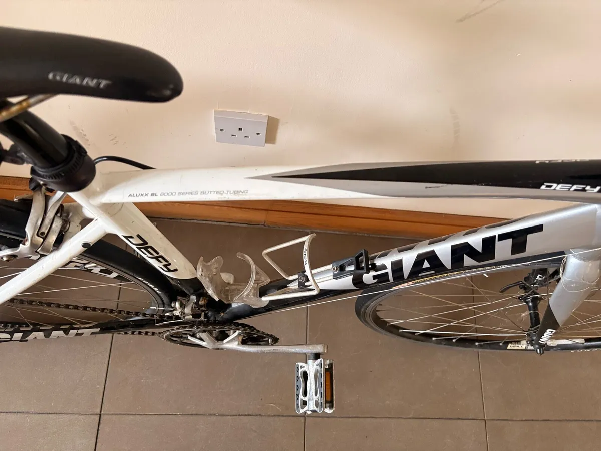 The 2016 Giant Defy 3 - Image 2