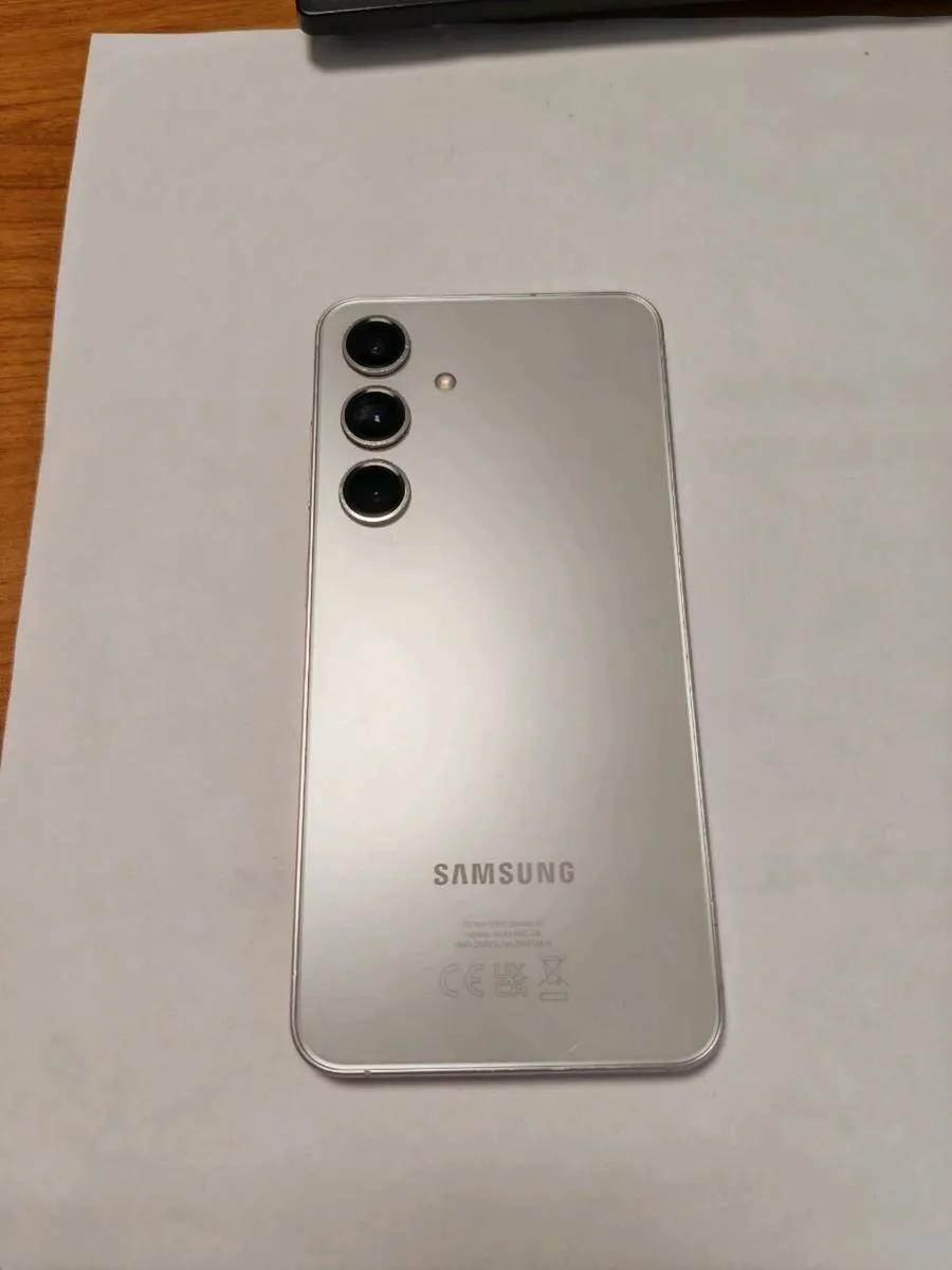 Samsung Galaxy S24 - Image 4
