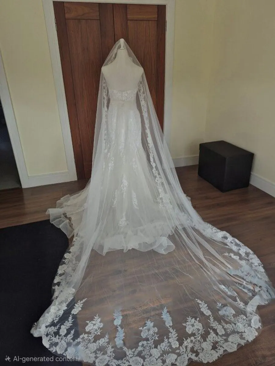 Wedding dress - Image 3