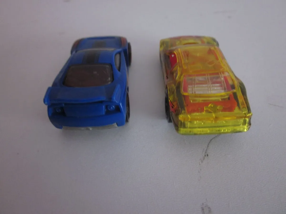 Hot Wheels Spider Man and Stockar Horse Play cars - Image 4