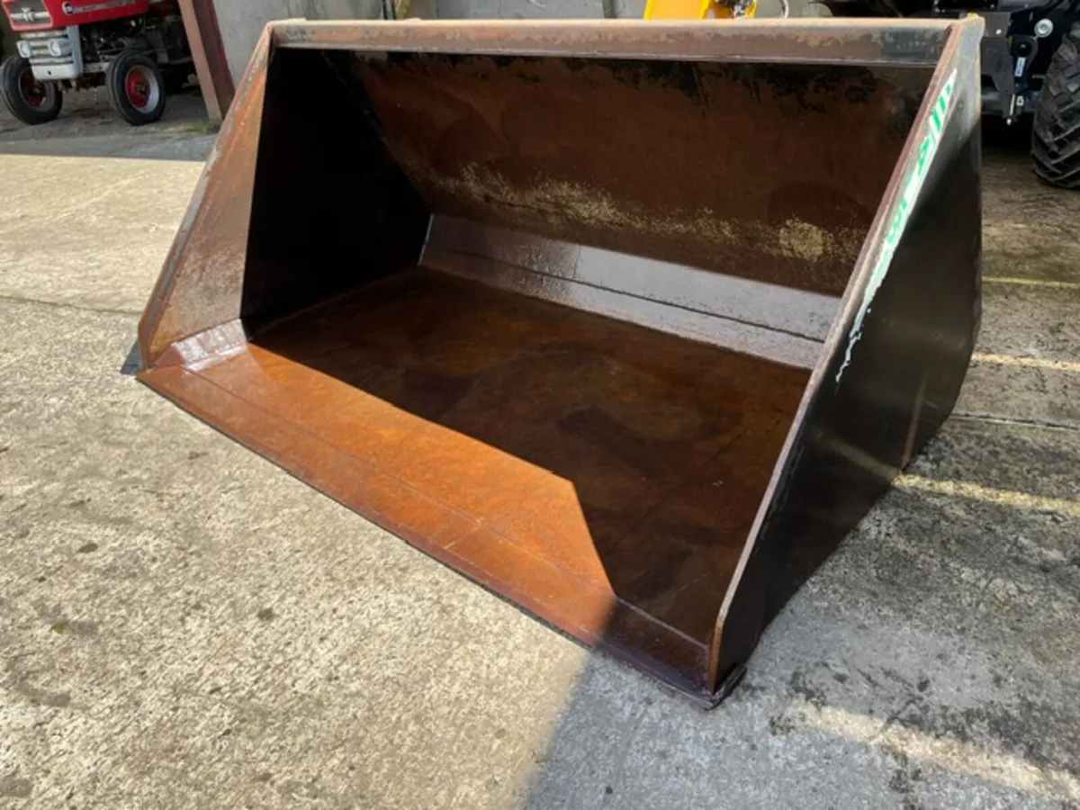 Albutt Grain Bucket c/w Matbro brackets - Image 3