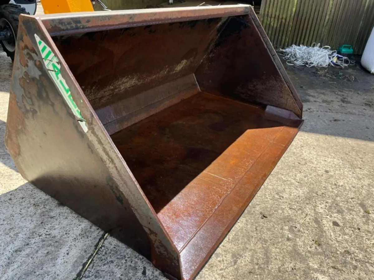 Albutt Grain Bucket c/w Matbro brackets - Image 4