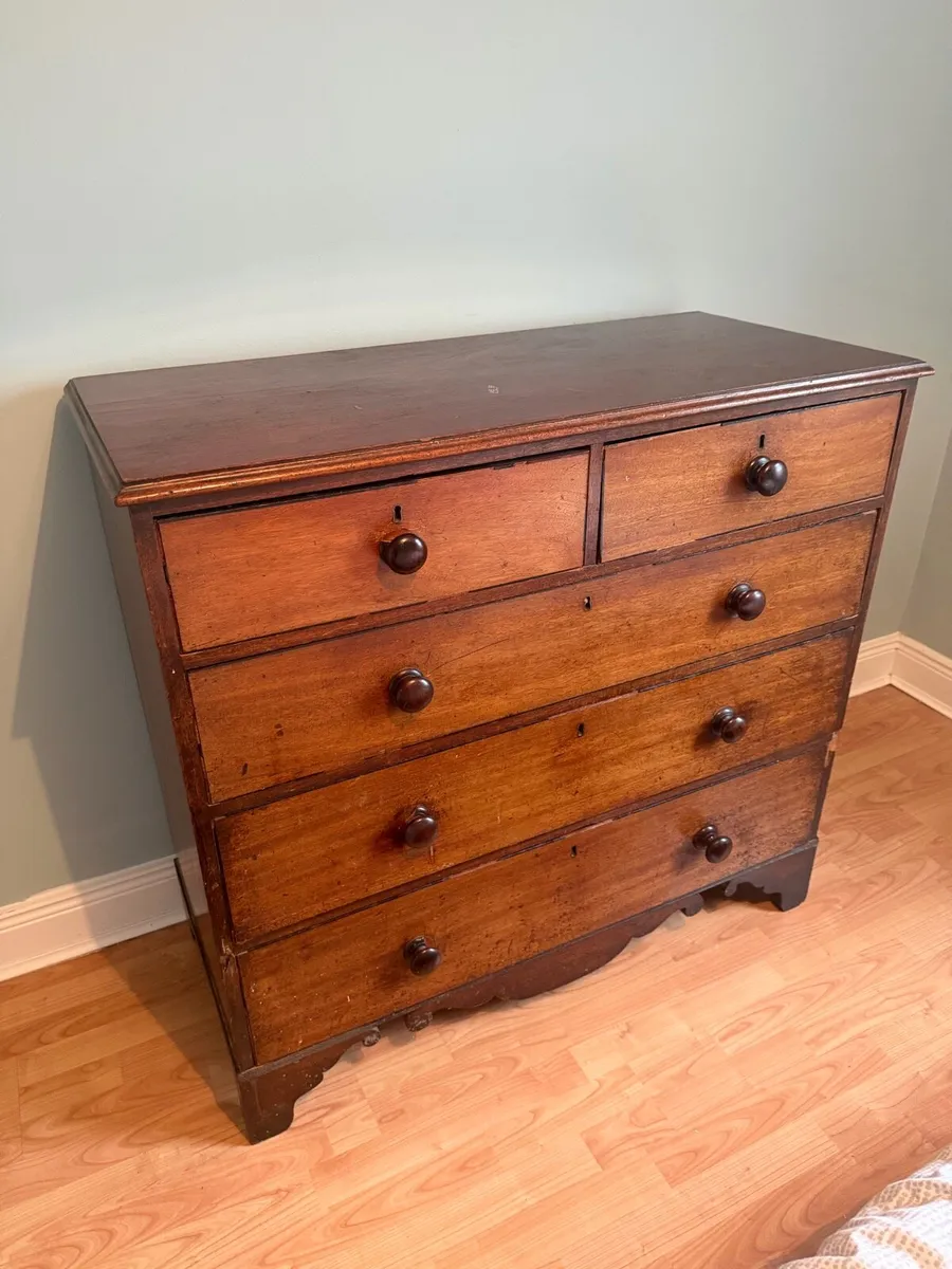 Chest of drawers - Image 1