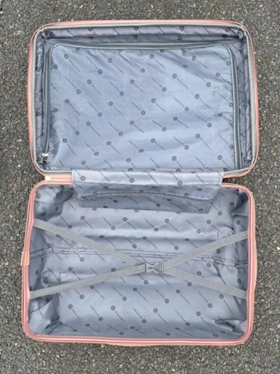 Medium Suitcase / Small Suitcase – Good Condition - Image 1