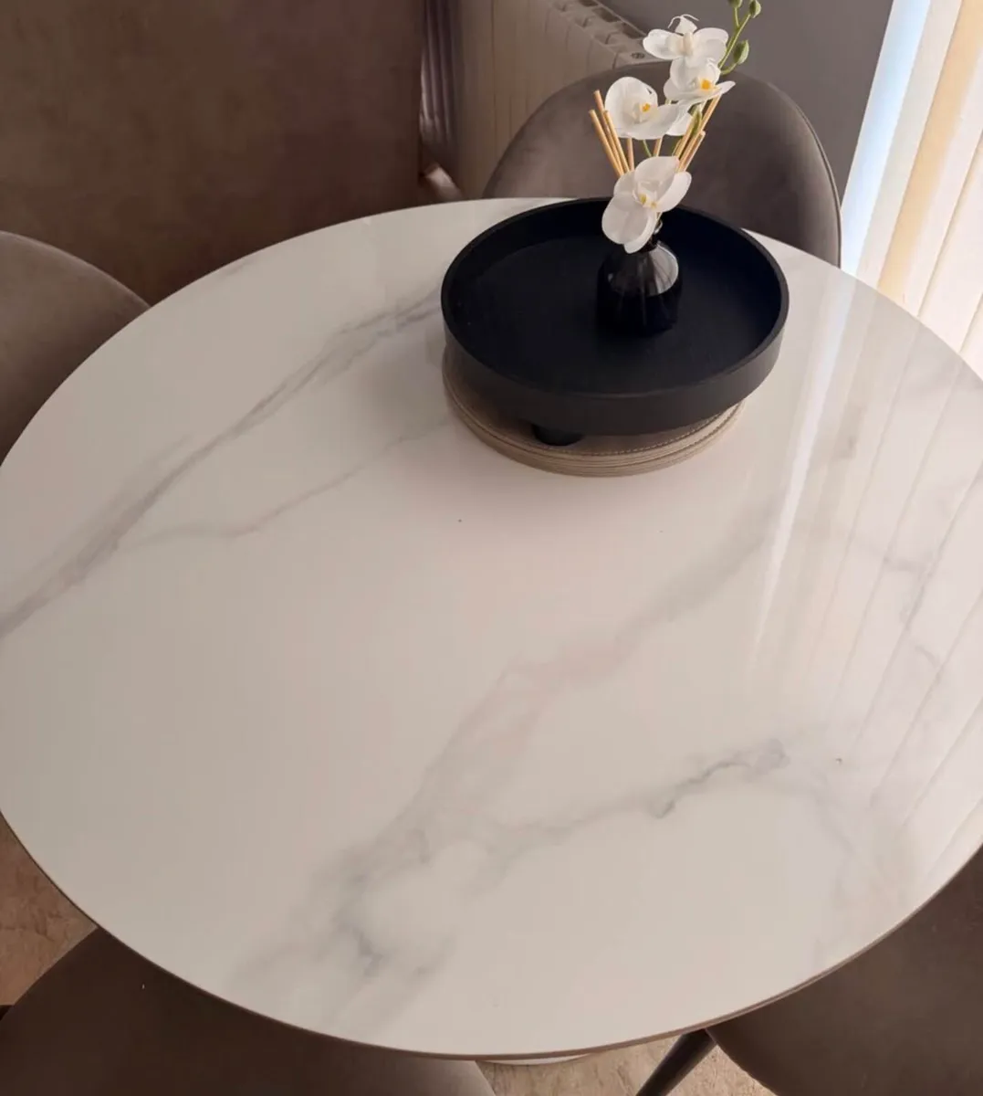 Dining table with 4 chairs - Image 2