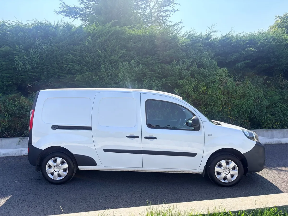 202 Fully Electric Renault Kangoo Express - Image 2