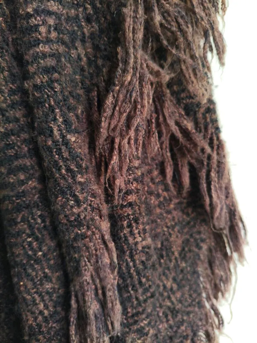 Beautiful wool shawl,hand made, - Image 4