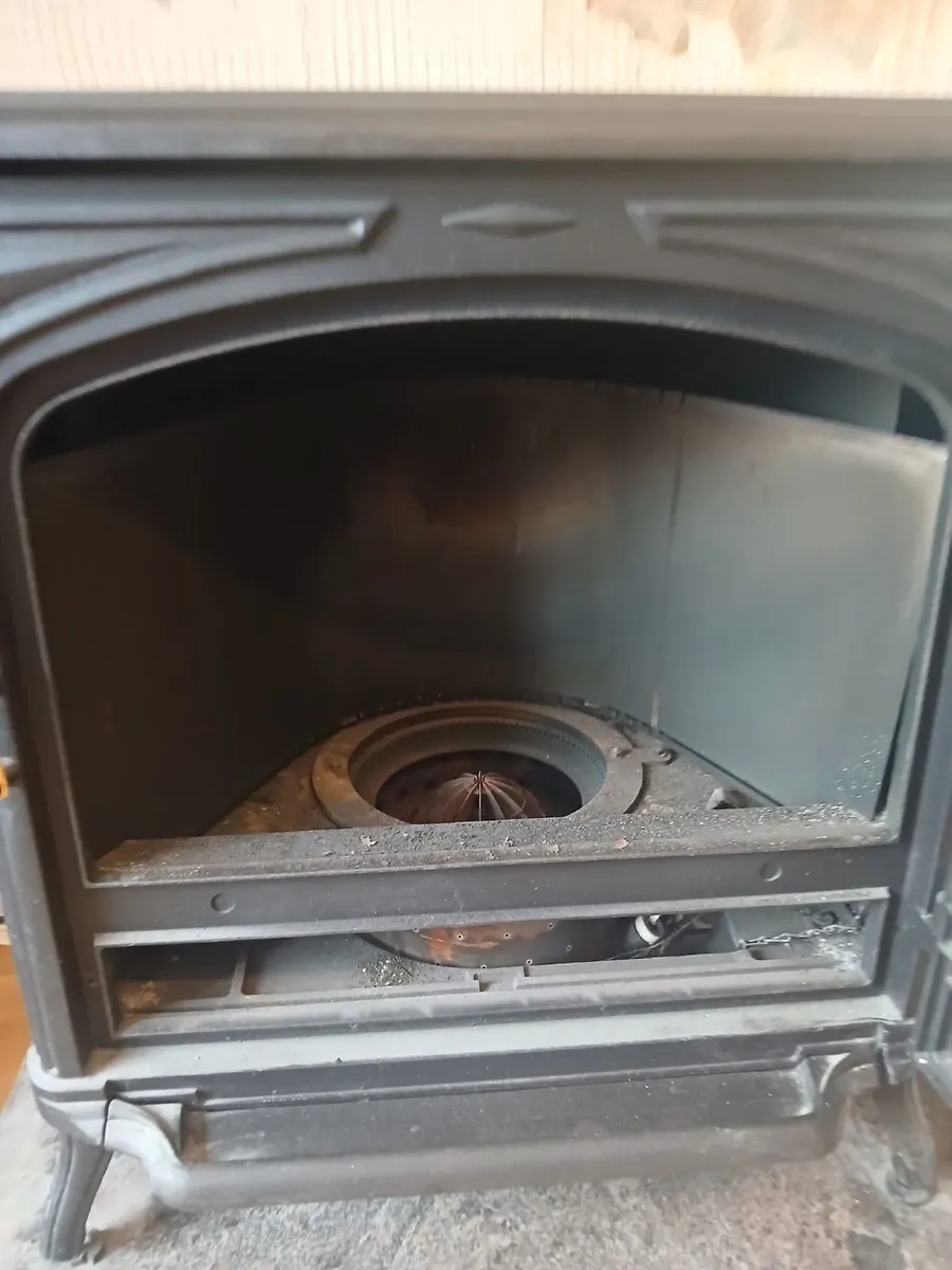 Oil stove - Image 1