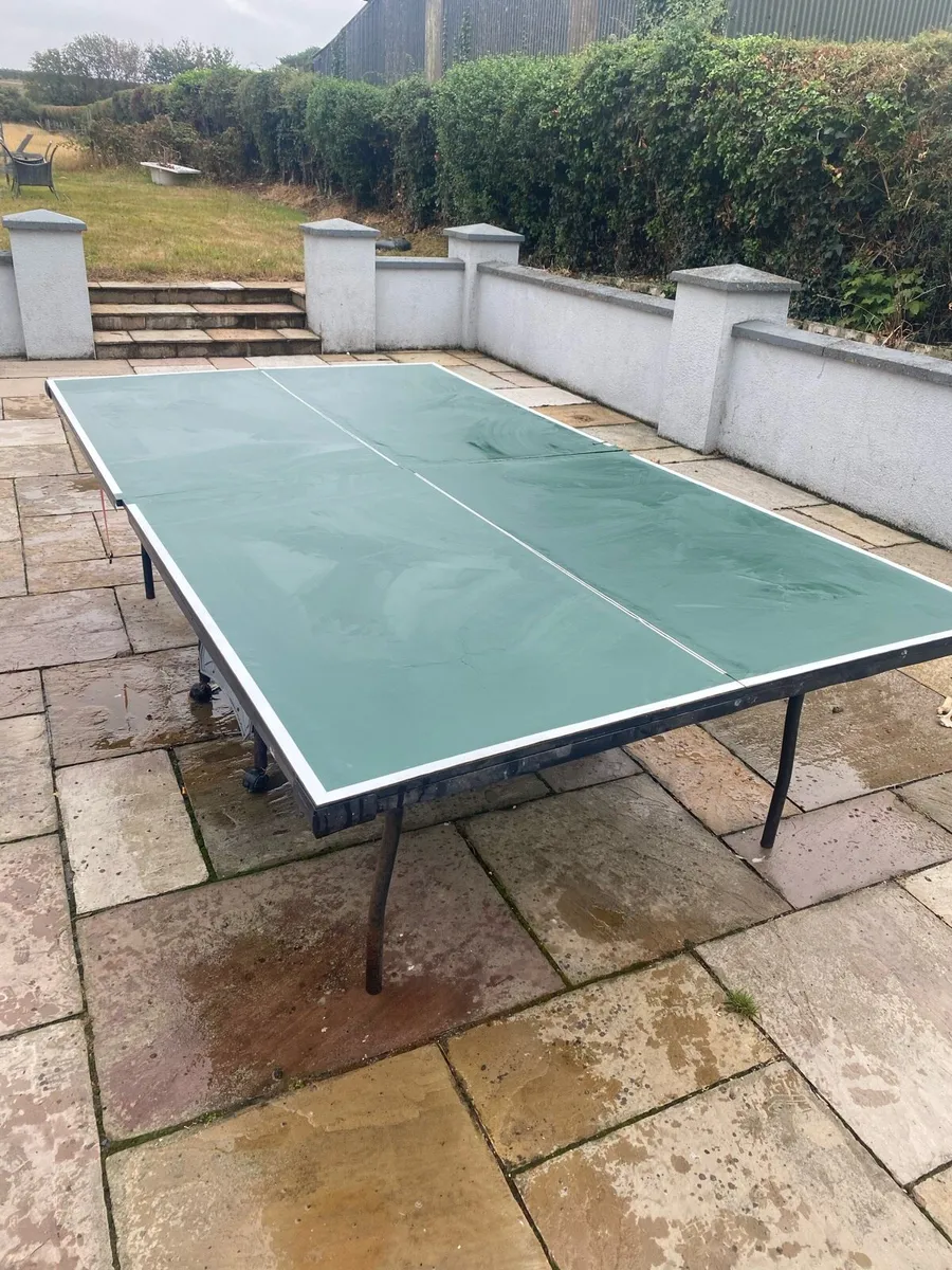 Table tennis table - Image 1