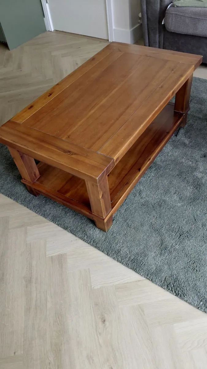 Coffee table, solid wood. Excellent condition - Image 2