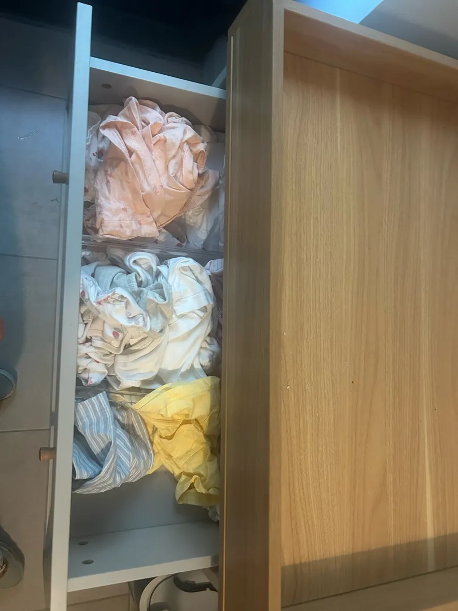 Baby changing table and drawers - Image 4