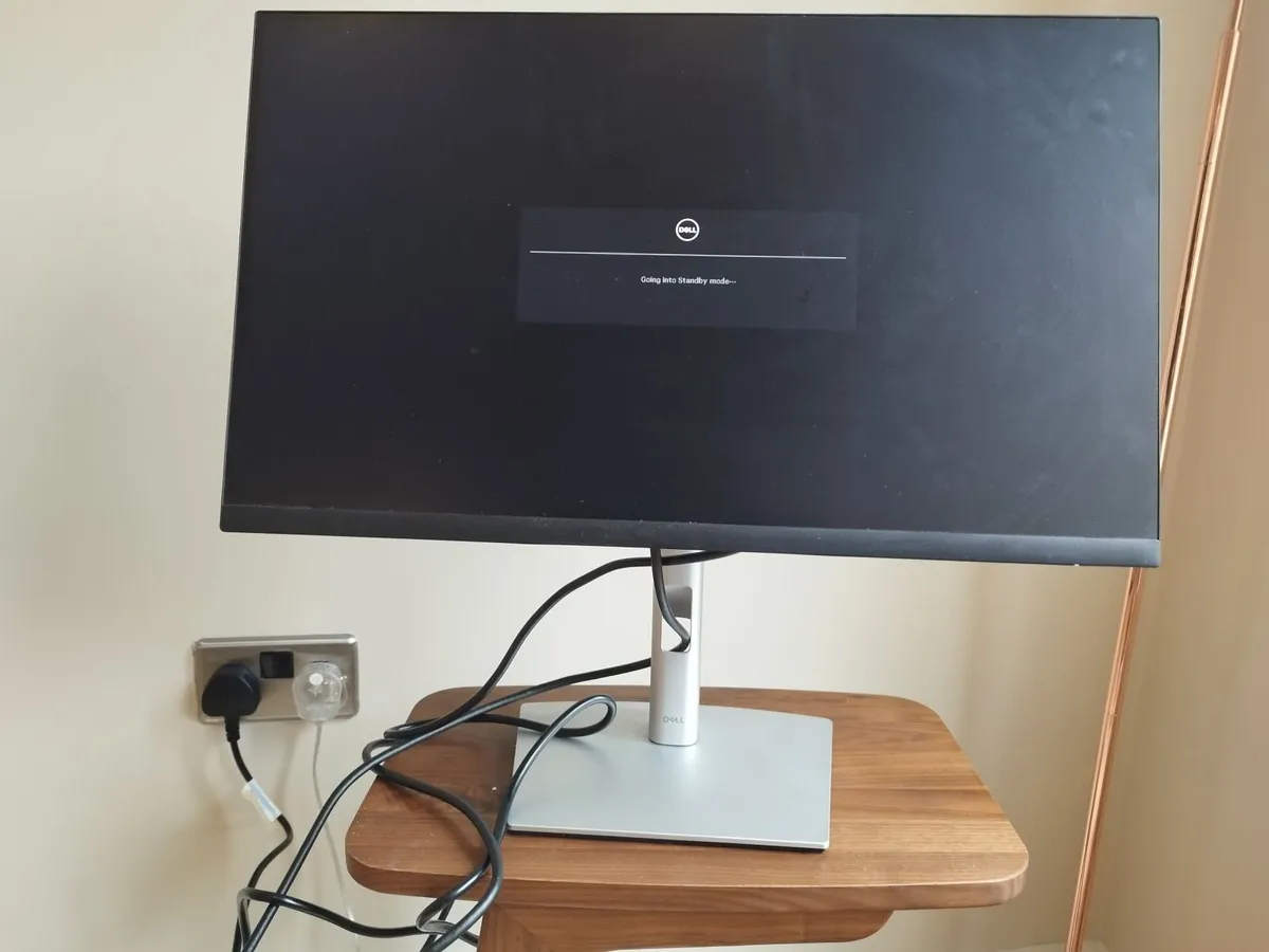 Professional Monitor,  Keyboard & Mouse - Image 3