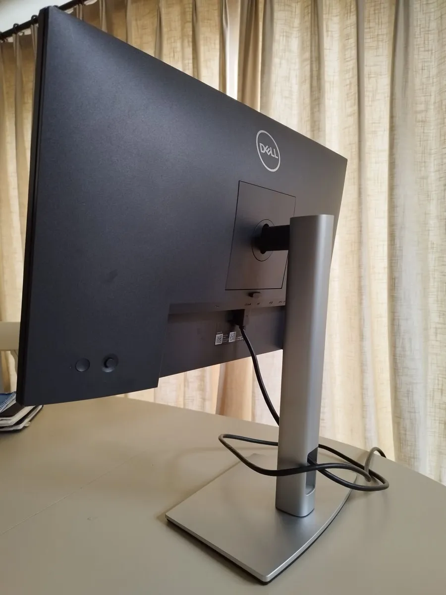 Professional Monitor,  Keyboard & Mouse - Image 4