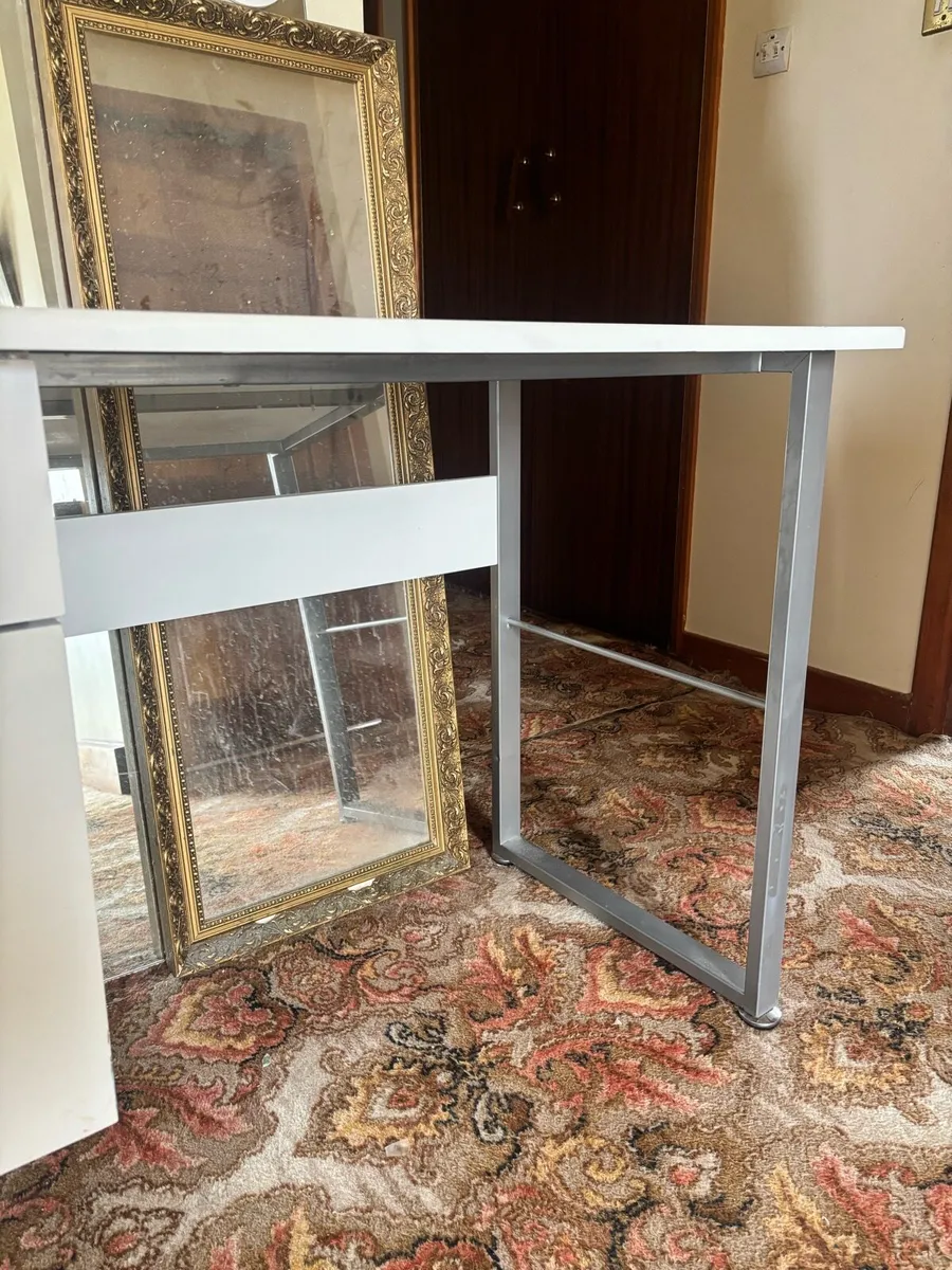 Desk - Image 3