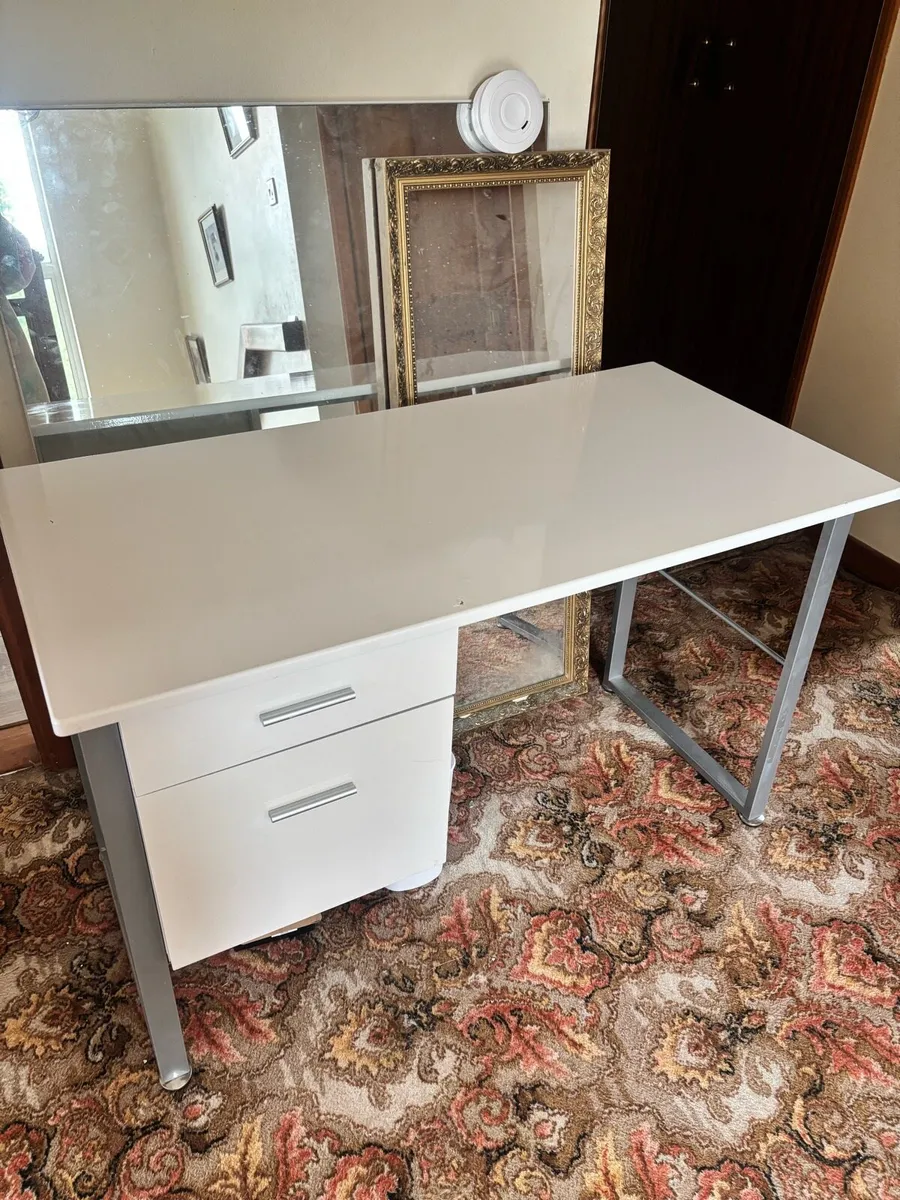 Desk - Image 1