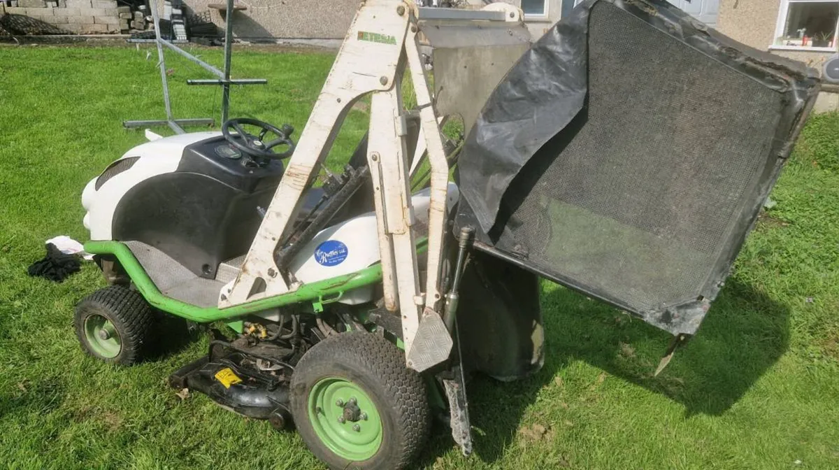 ETESIA HYDRO 100D DIESEL HI TIP MOWER LAWNMOWER - Image 4