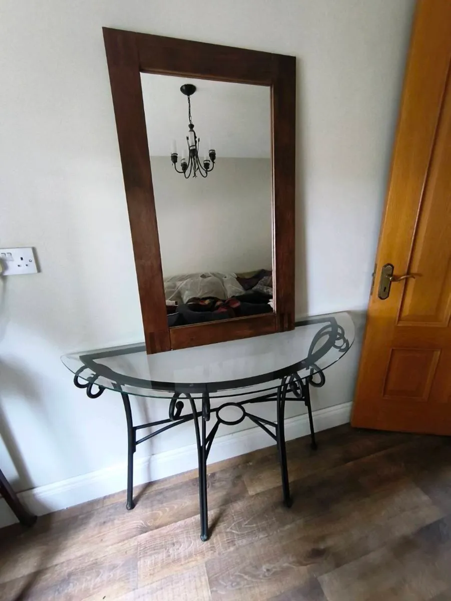 Beautiful table like new ,90 euro - Image 4