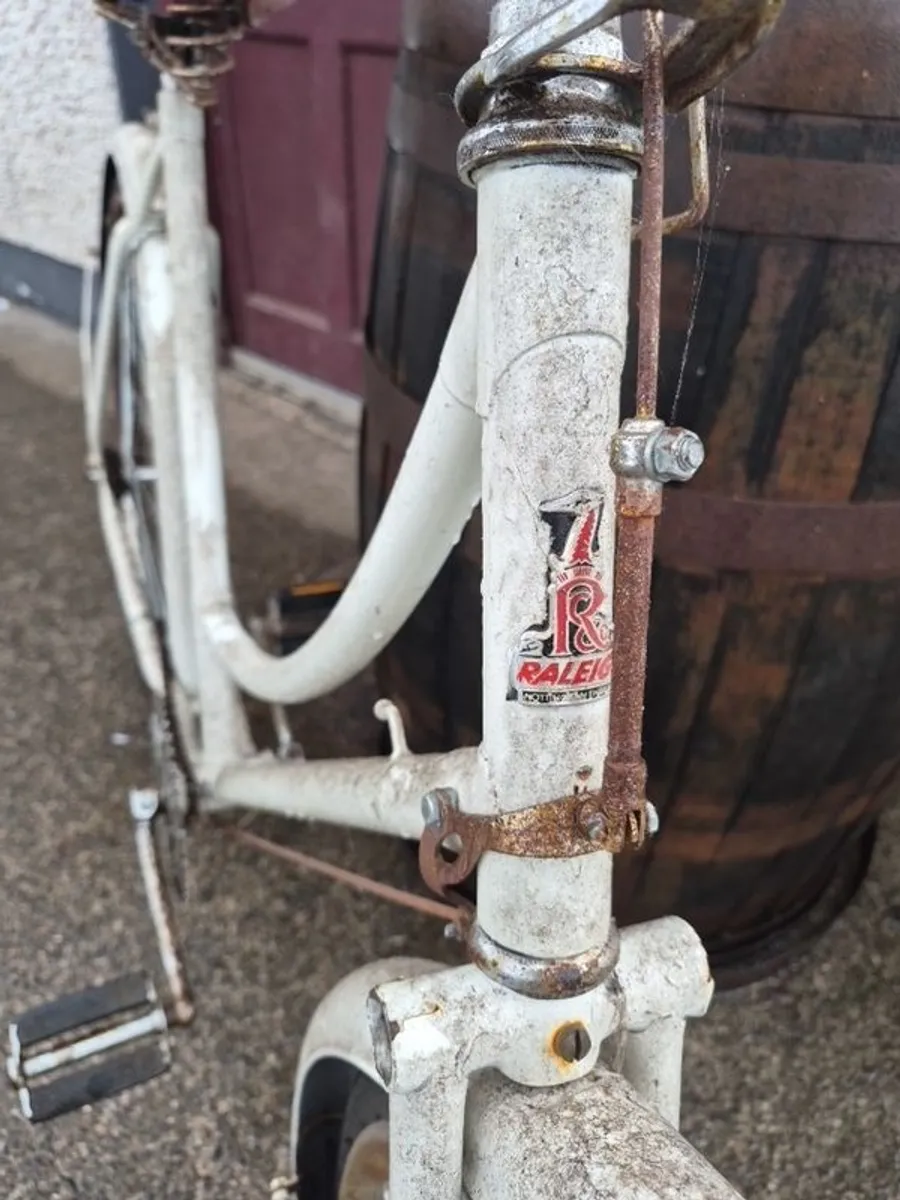 High Nelly ladies bicycle - Image 2