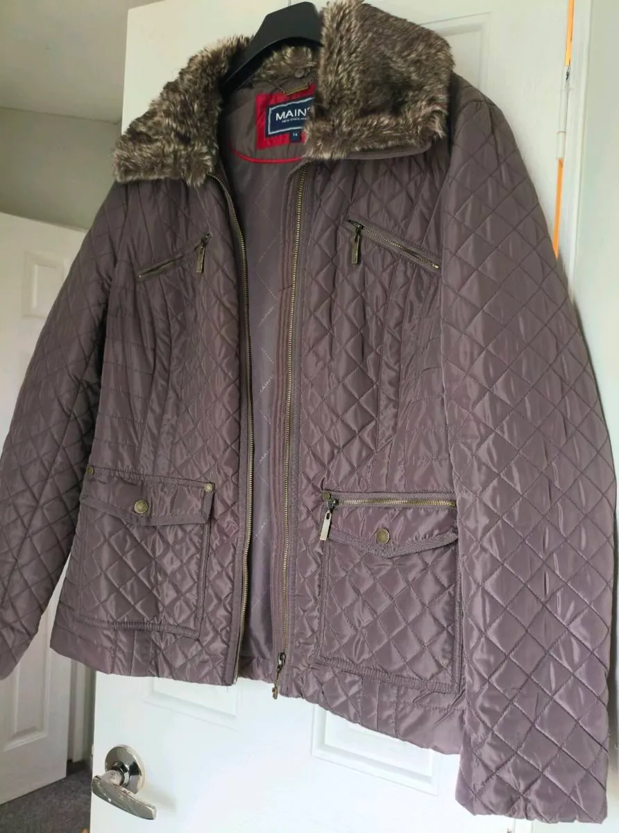 Beautiful coat,new fur collar removable 35 Euro - Image 2