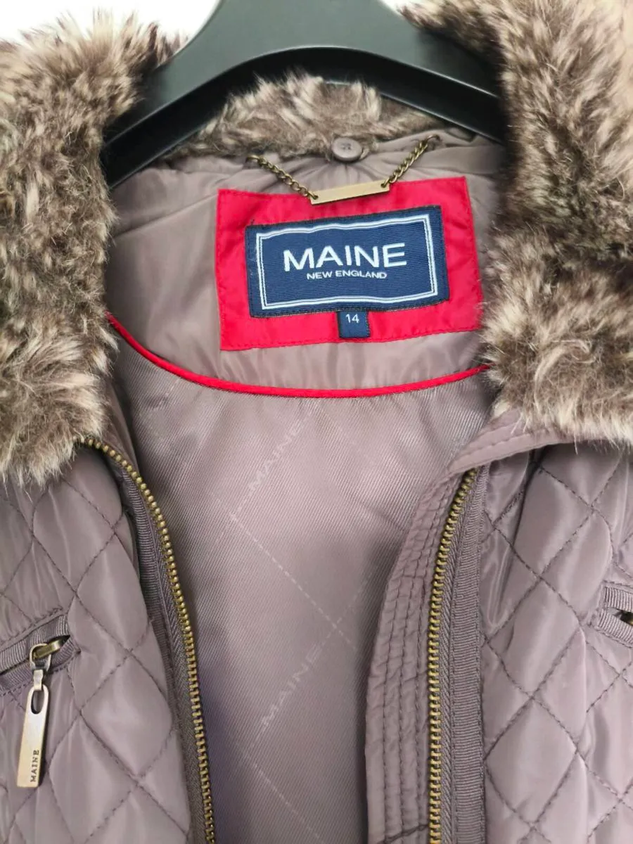 Beautiful coat,new fur collar removable 35 Euro - Image 3