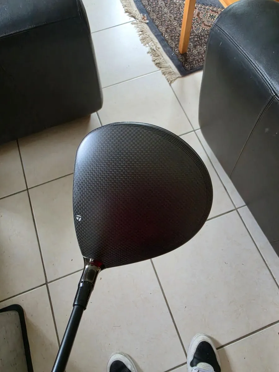 Taylormade Qi35 driver (right handed) - Image 2