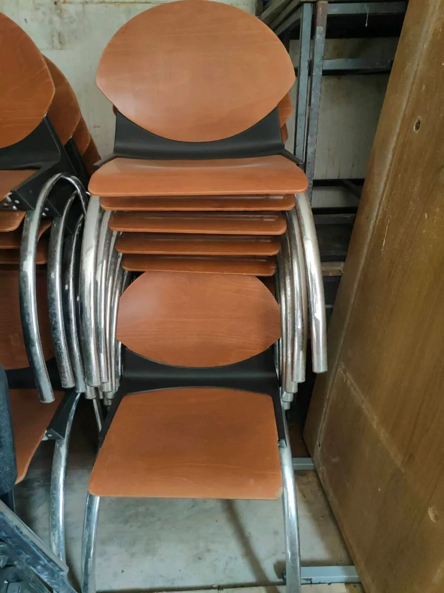 Desks and chairs - Image 1