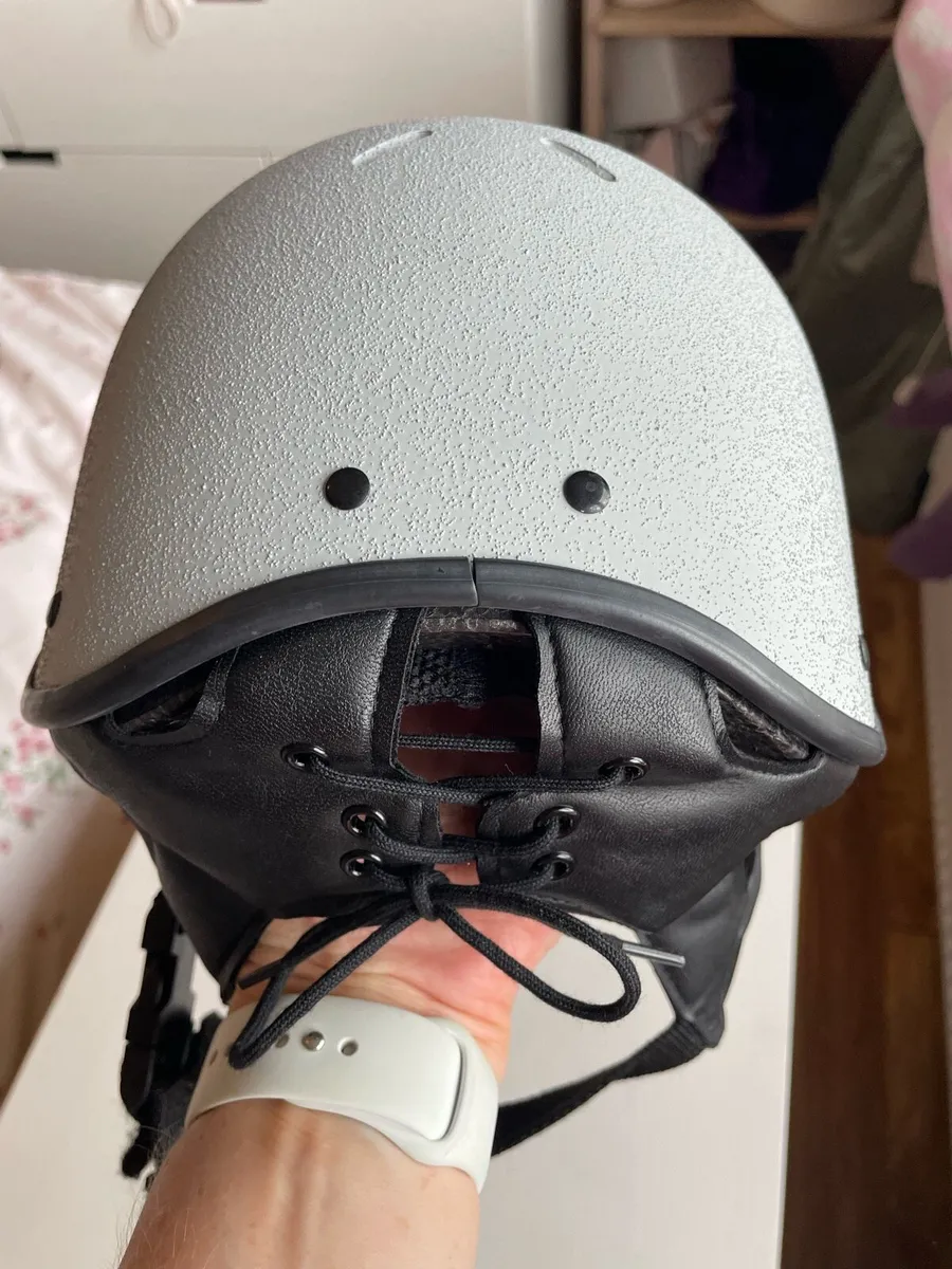 This Esme Charles Owen Skull Cap - Image 4
