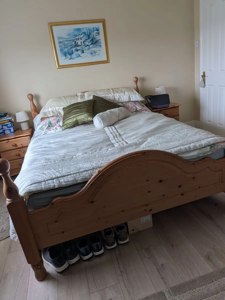 Bedroom furniture - Image 1